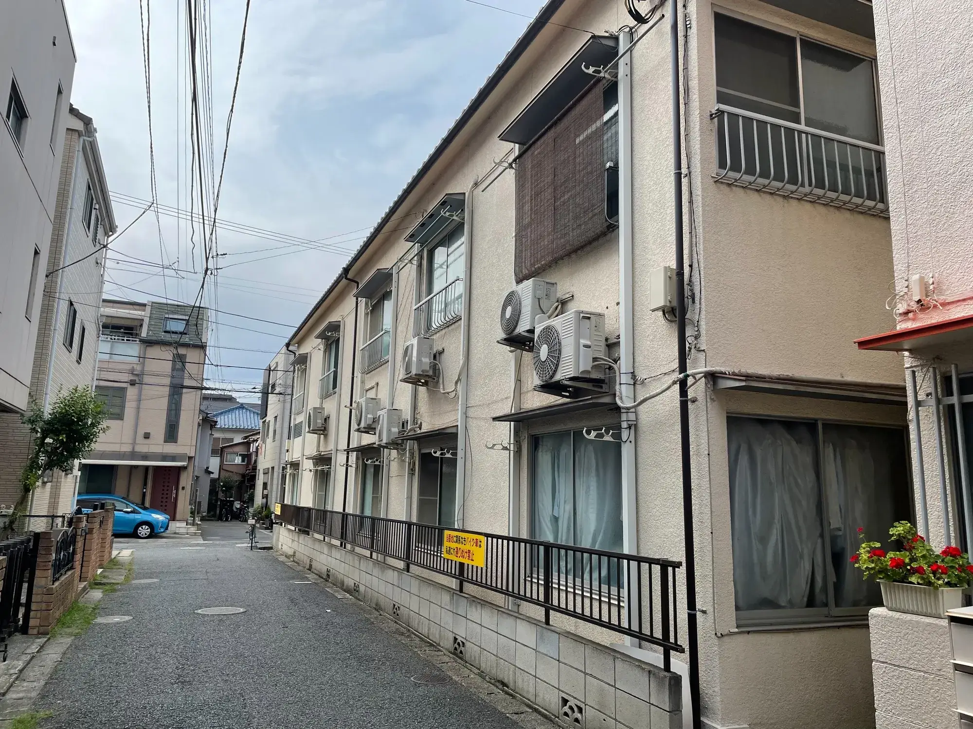 市川市アパート買取事例 - 前面私道通行掘削承諾なし＆測量未実施