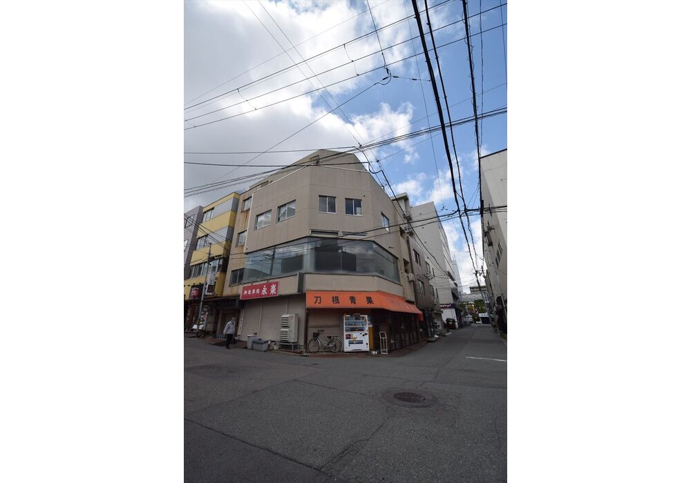 秋田市中通店舗商業ビル売買仲介事例