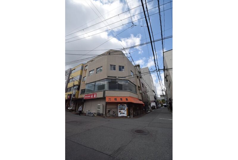 秋田市中通店舗商業ビル売買仲介事例